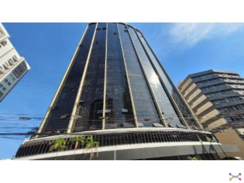Sala comercial à venda em leilão