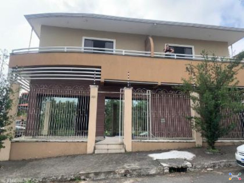 Sala comercial à venda em leilão