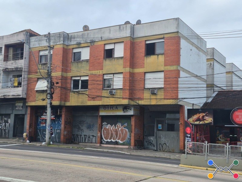 Apartamento (desocupado) com dois boxes no bairro santana em porto alegre/rs