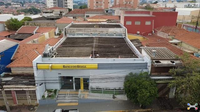 Leilão de imóveis com locação simultânea