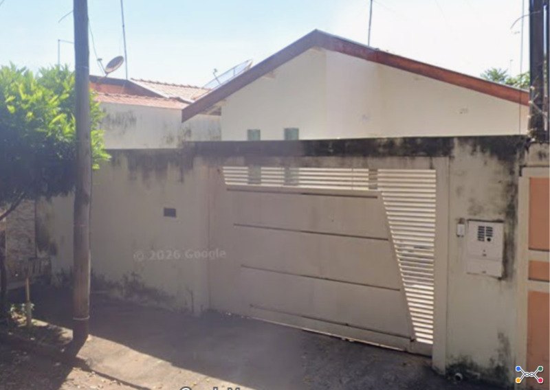 Uma casa de 40,28 m² em terreno de 178,50m² em araçatuba/sp