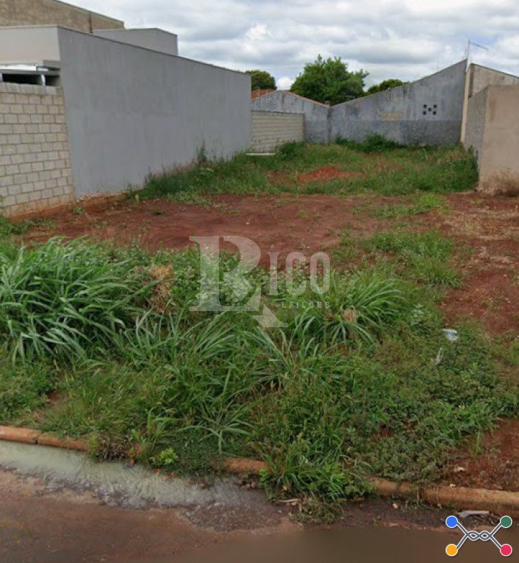 Terreno sem área construída