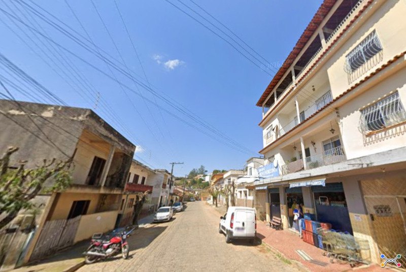 50% (cinquenta por cento) de uma loja comercial, situada na rua francisco sales, nº 60, centro, palma/mg