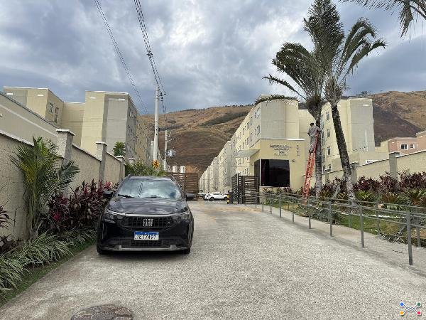 Cond res morada da colina