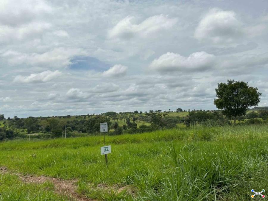 Sicoob - chácara 32, quadra 07, localizada na rua g, no chacreamento espelho d’água, em abaeté/mg, com área total de 1.000,00 m², matrícula nº 29.170 do cri de abaeté/mg.