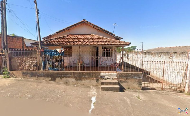 Imóvel residencial com 98m²