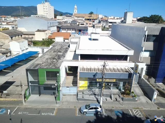 ATIBAIA (SP) - Praça Aprigio de ToledoDescrição legal: Imóvel Urbano: Prédio Comercial situado Praça Apr