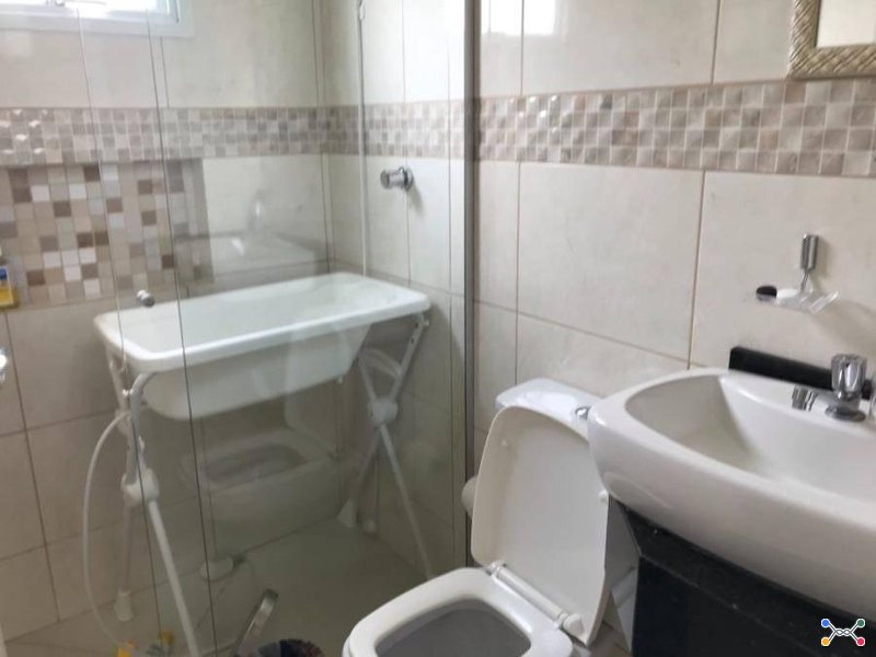 Casa 225m² | Ponta Grossa-PR | Ronda - 5 Dorms, 2 Banheiros e 2 Vagas - 2Km do Palladium Shopping Center - 400Mts Terminal Rodoviário - Financiamento até 420 Meses!