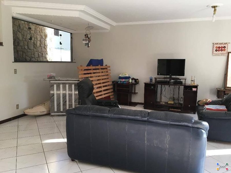 Casa 249,64m² com Terreno 610m² | Águas de São Pedro-SP | Centro - Financiamento até 420 Meses!