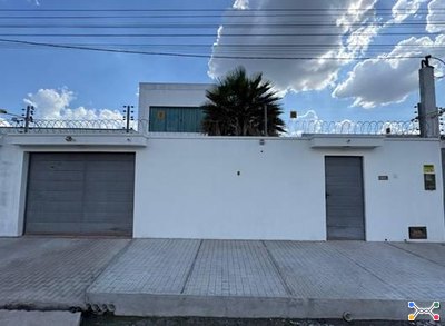 Casa 260m² com Terreno 333m² | Batalha-PI | São Francisco - 4 Dorms, 4 Banheiros e 1 Vaga - Financiamento até 420 Meses!