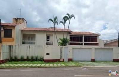 Casa 320m² com Terreno 379m² | Londrina-PR | Jardim Petrópolis - 4 Dorms, 3 Banheiros, 1 Vaga - Financiamento até 420 Meses!