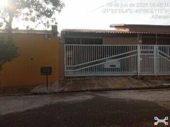 Casa na Jardim Aeroporto, Alfenas, MG
