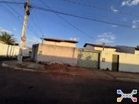 Casa - 42,23m² - Terreno - 200m² - Araguari/MG