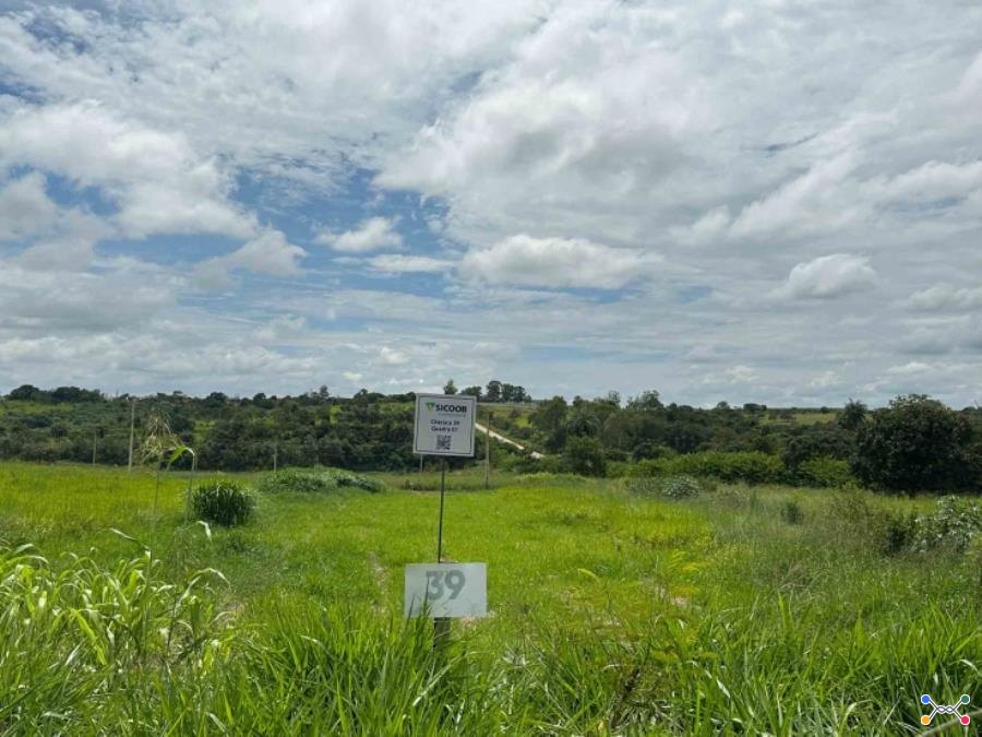 Chácara 39, Quadra 07, localizada na Rua G, no Chacreamento Espelho D’Água, em Abaeté/MG, com área total de 1.000,00 m², matrícula nº 29.177 do CRI de Abaeté/MG.