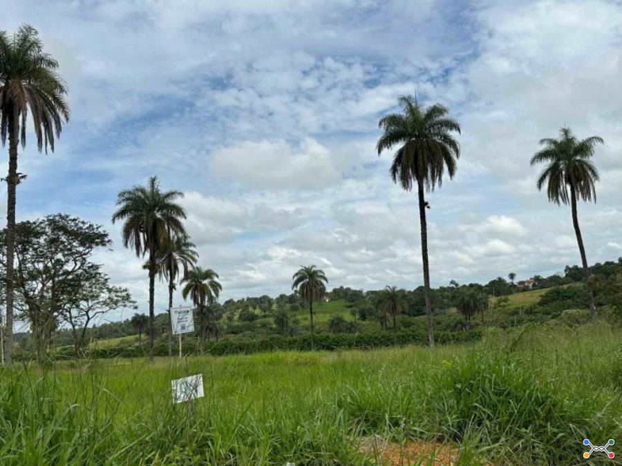 Chácara 06, Quadra 06, localizada na Rua F, no Chacreamento Espelho D’Água, em Abaeté/MG, com área total de 1.000,00 m², matrícula nº 29.110 do CRI de Abaeté/MG.