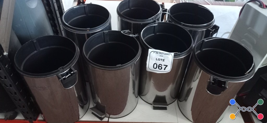07 LIXEIRAS EM INOX COM PEDAL E CESTO REMOVÍVEL SEM TAMPA. (NO ESTADO) ATENÇÃO! FAZER A VISITAÇÃO ANTES DE ARREMATAR, NÃO SABEMOS SE FUNCIONA, LEILÃO NÃO TEM GARANTIA E NEM DEVOLUÇÃO, SUJEITO A POSSÍVEIS AVARIAS VISÍVEIS/OCULTAS E/OU AUSÊNCIA DE COMPONENTES.