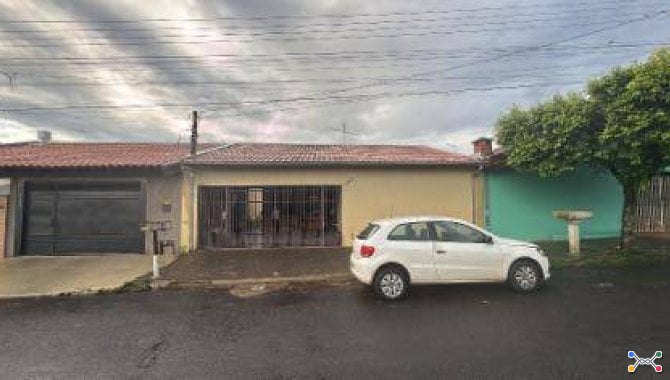 Casa, padrão, 0 vaga(s) de garagem
