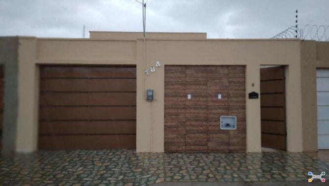 Casa, padrão, 0 vaga(s) de garagem