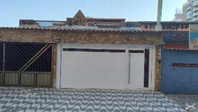 Casa, padrão, 0 vaga(s) de garagem