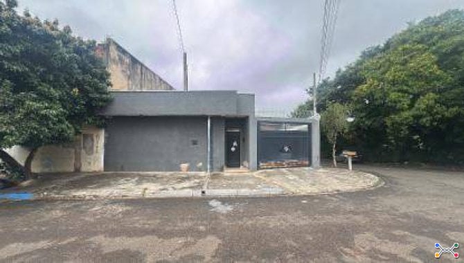 Casa, padrão, 0 vaga(s) de garagem
