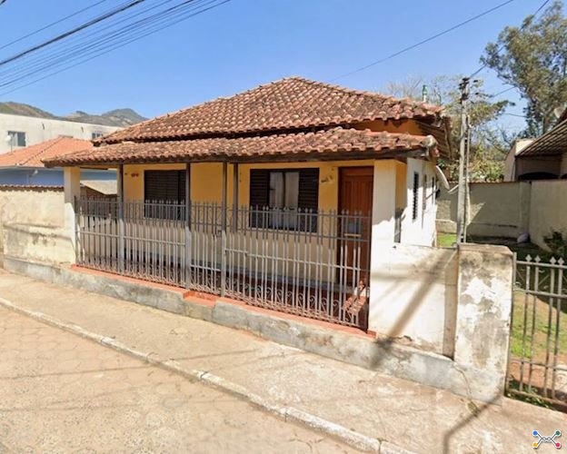 Casa - centro - piranguçu/mg