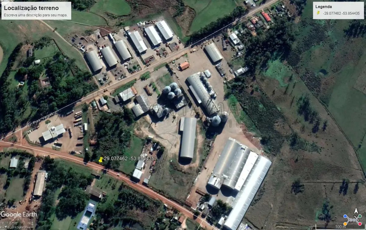 Um terreno urbano, localizado na área urbana do município de tupanciretã, com área superficial de 5.575,31m², localizado na rua protásio lima de moraes, com a av. presidente getúlio vargas, com as seguintes medidas e confrontações: na frente, ao sul, no alinhamento da rua protazio lima de moraes, mede 35m; ao norte, numa divisa da propriedade de geraldo chassavoimaister e outros, mede 72m; ao leste, na divisa com mesma propriedade, mede 110m; e, ao oeste, na divisa com propri