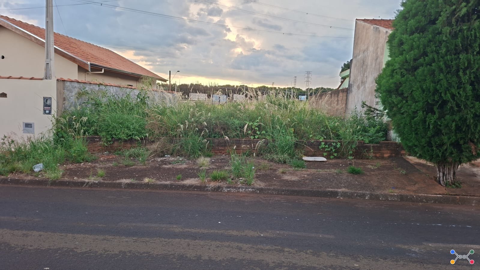 1.0 - terreno área total 299,72m² - jd arlindo ramos - santa cruz das palmeiras/sp