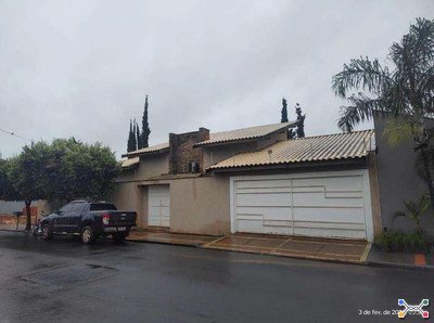 Casa em alvenária localizada na Rua Roberto Sardinha, 792, Bebedouro/SP