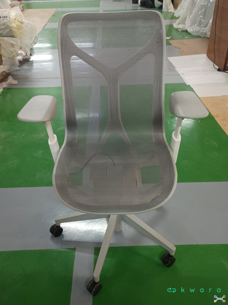 Aprox. 20 Cadeiras Cosm Média - Herman Miller