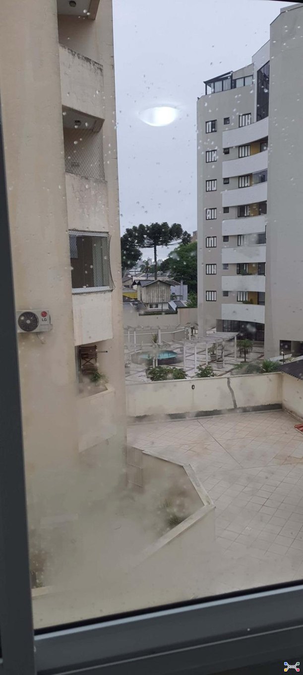 Apartamento sob nº 33, 3º pavimento, do Edifício Calcutá localizado na Avenida Iguaçu em Curitiba/PR