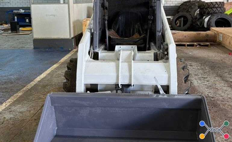 mini carregadeira bobcat s130 ano 2013 4727068