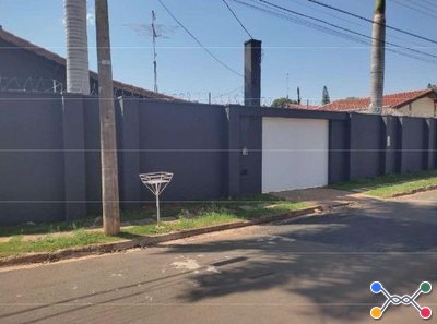 2 IMÓVEIS RESIDENCIAIS - ÁREA TOTAL 600,30 M² - RUA SÃO BENTO - ARTUR NOGUEIRA/SP
