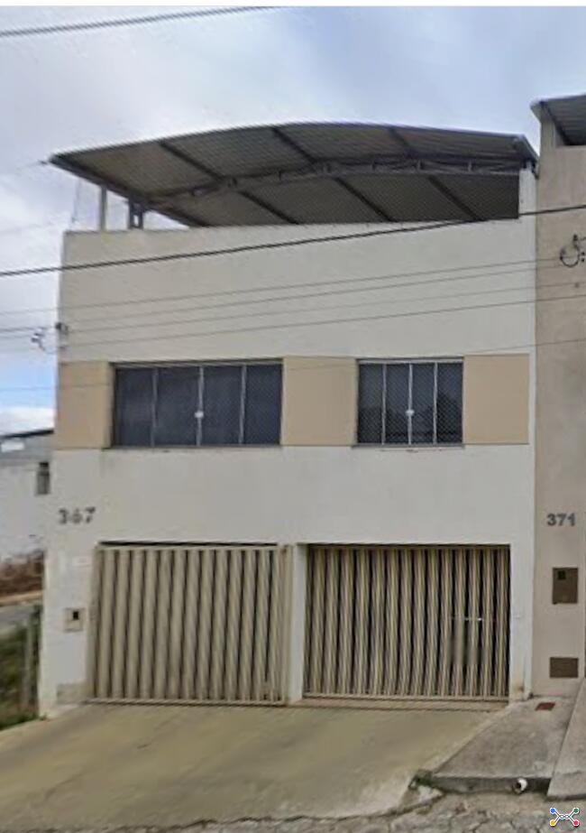 IMÓVEL RESIDENCIAL | ÁREA CONST: 113M² | 02 PAVINENTOS | FORMIGA/MG -Possibilidade de Parcelamento