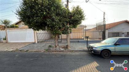 Casa à venda na Rua Antônio Napoleão - Matão/SP Código: 02.25188