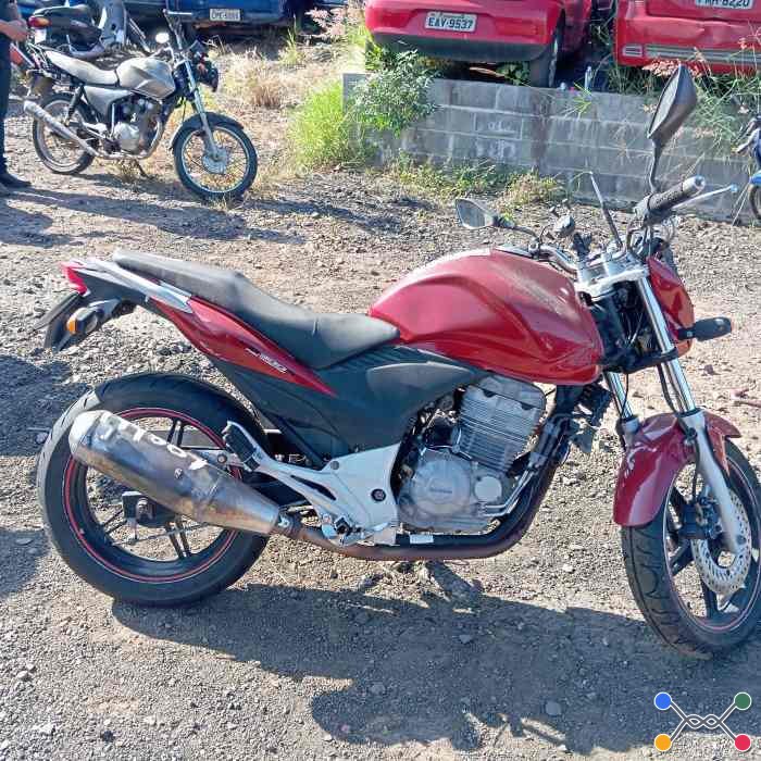 HONDA CB 300R 2010