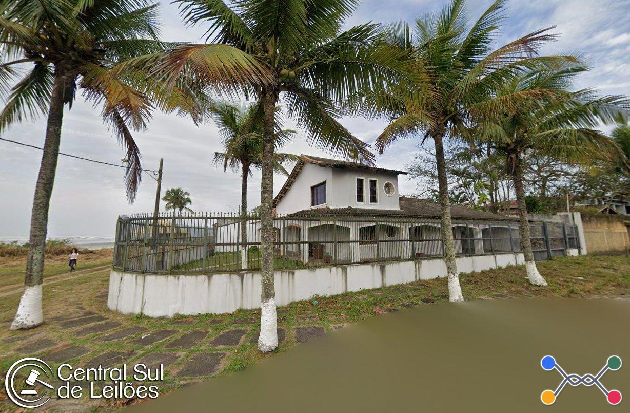 Imóvel de esquina, de frente para a praia com área de 494,00m², no Município de Itanhaém/SP
