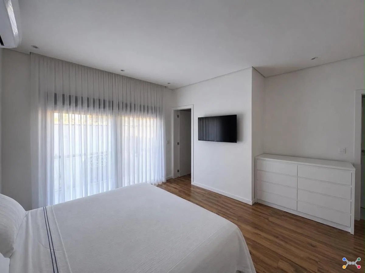Casa Condomínio, Residencial, 4 vaga(s) de garagem