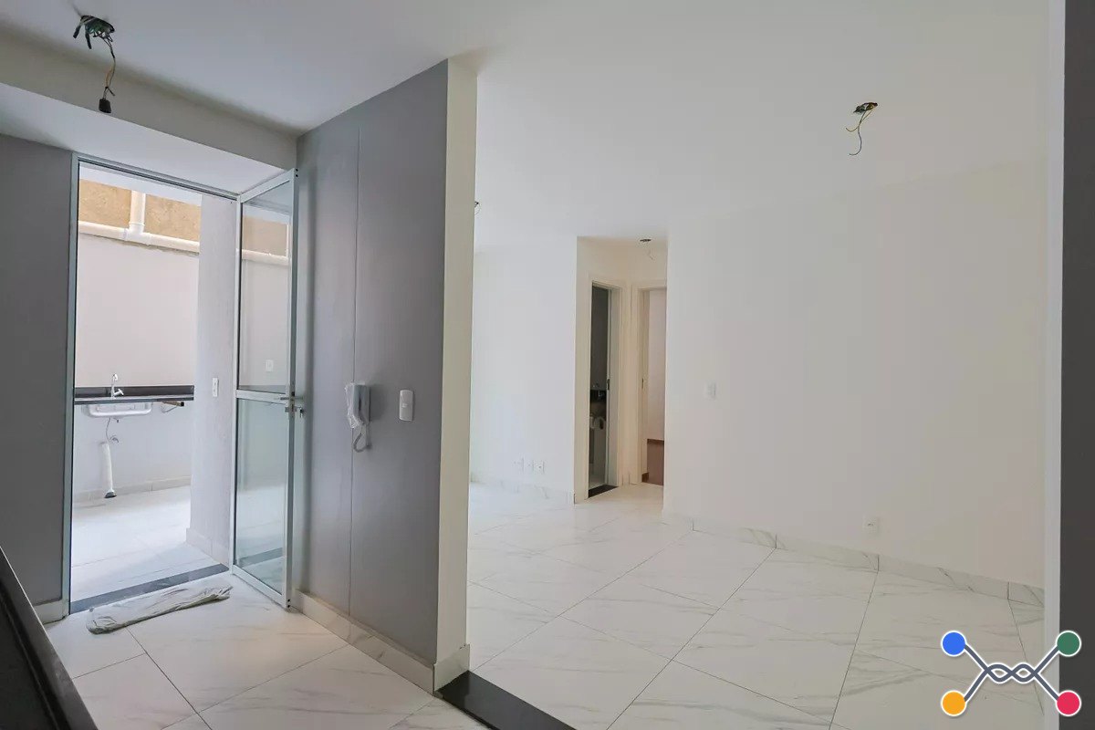 Apartamento Condomínio, Residencial, 2 dormitório(s), 2 vaga(s) de garagem