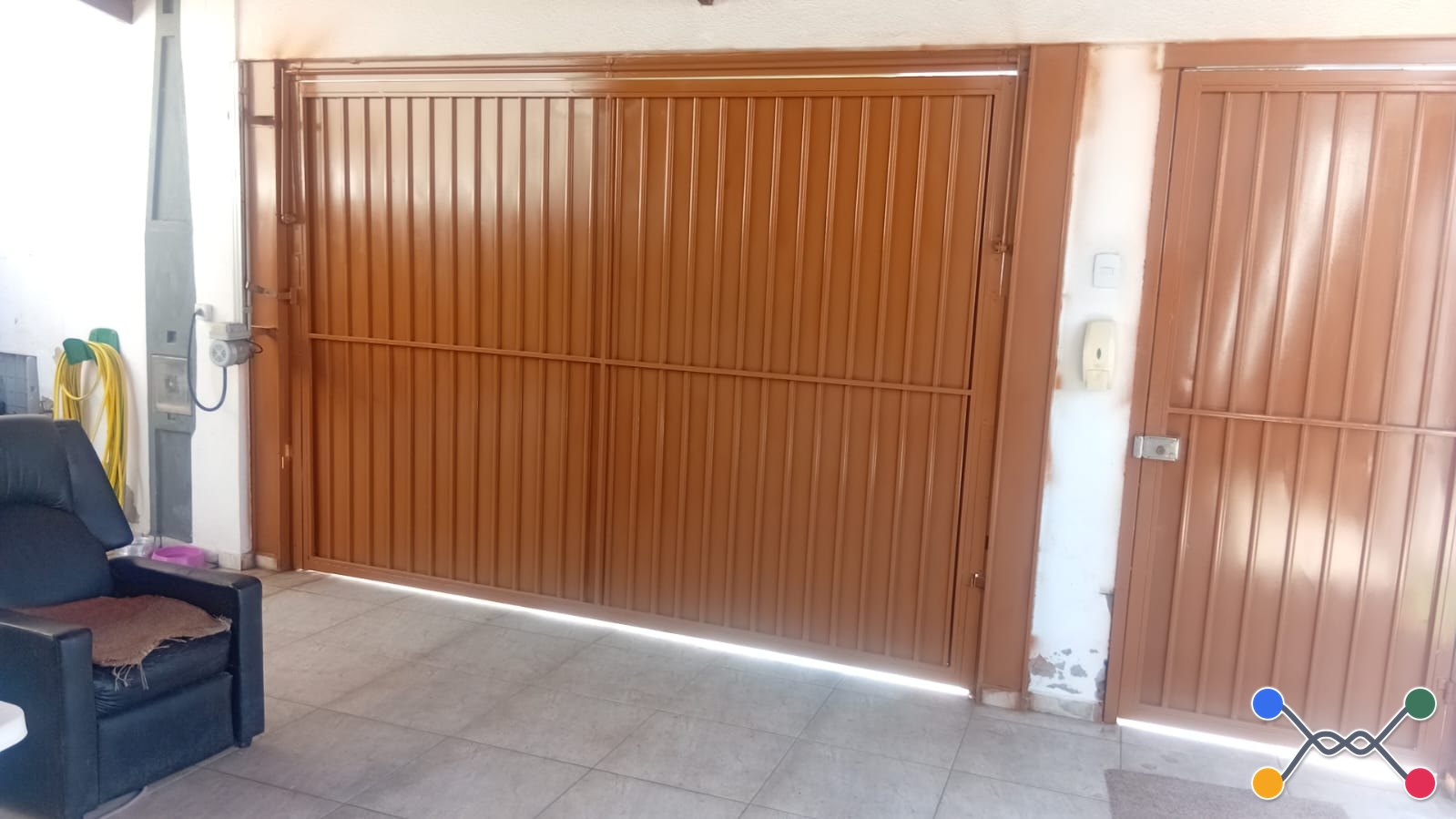 Casa, Residencial, 3 dormitório(s), 2 vaga(s) de garagem