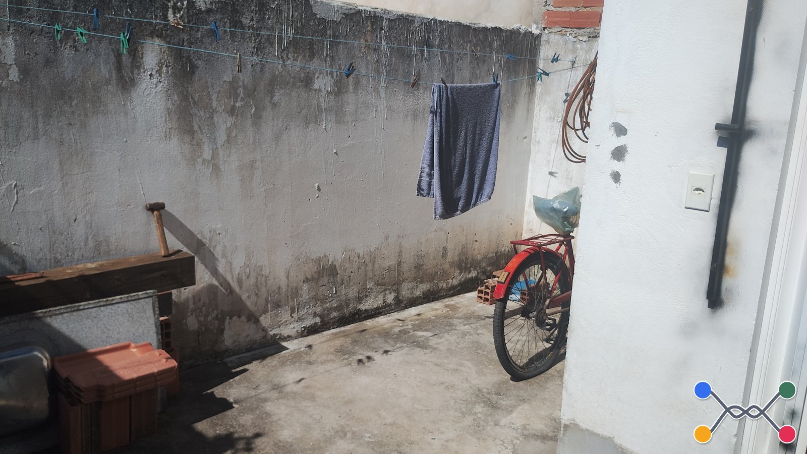 Casa, Residencial, 4 dormitório(s), 2 vaga(s) de garagem