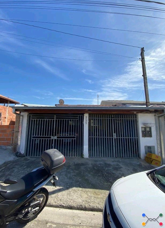 Casa, Residencial, 4 dormitório(s), 2 vaga(s) de garagem