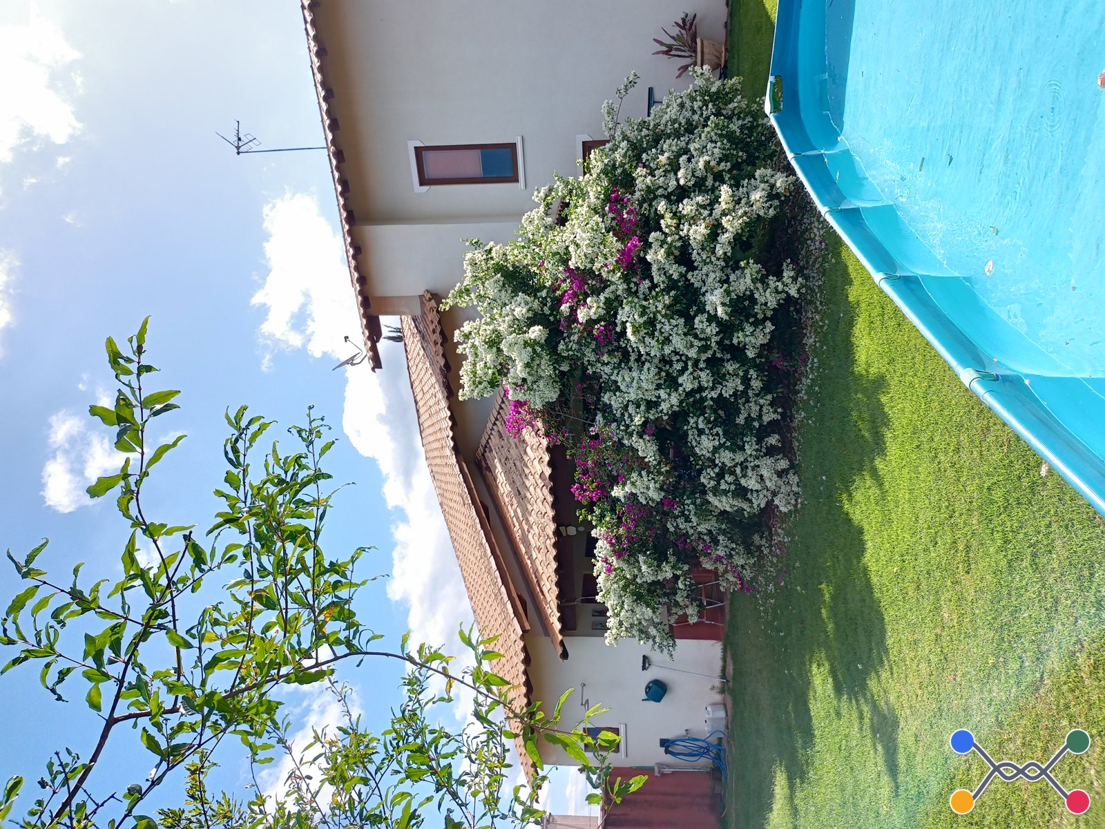 Casa, Residencial, 2 vaga(s) de garagem